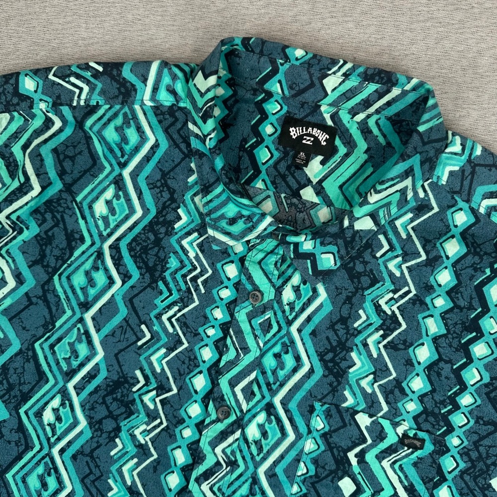 Billabong Shirt Mens XL Teal Geometric Zigzag Short‎ Sleeve Button Down Surf